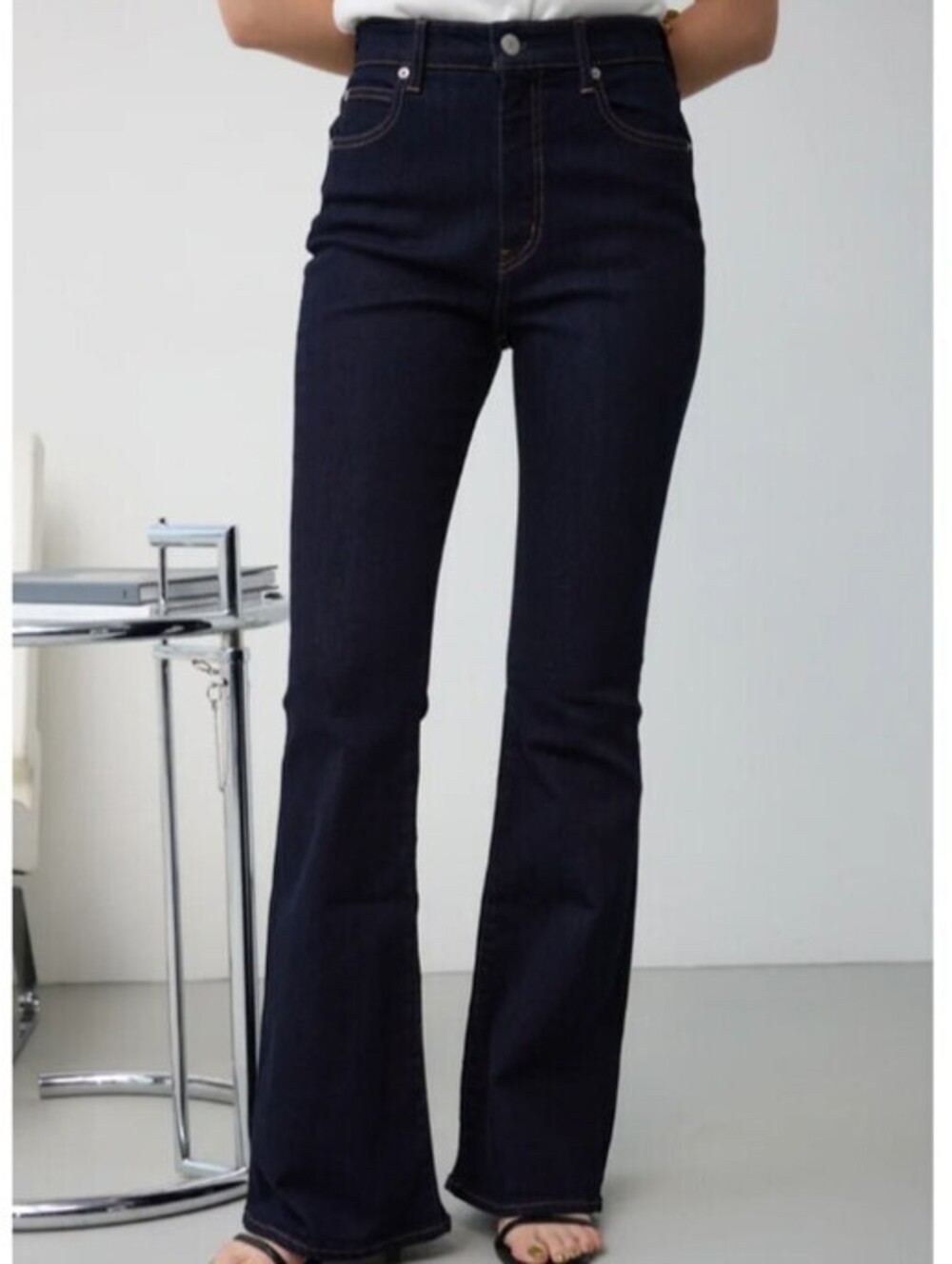 MOUSSY dark wash flare jeans sz 26